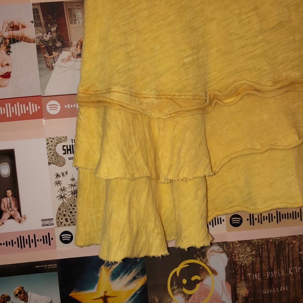 YELLOW RUFFLE TOP - Picture 3 of 3